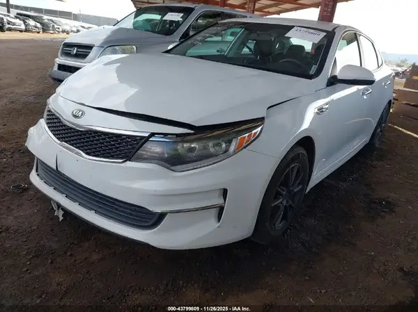 5XXGT4L35JG236274 2018 KIA OPTIMA - Image 2