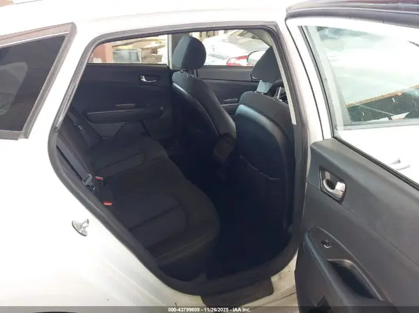 5XXGT4L35JG236274 2018 KIA OPTIMA - Image 8