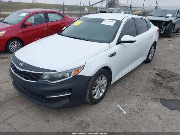 5XXGT4L35JG236839 2018 KIA OPTIMA - Image 2