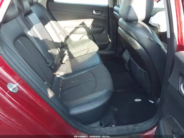 5XXGT4L35JG236890 2018 KIA OPTIMA - Image 8