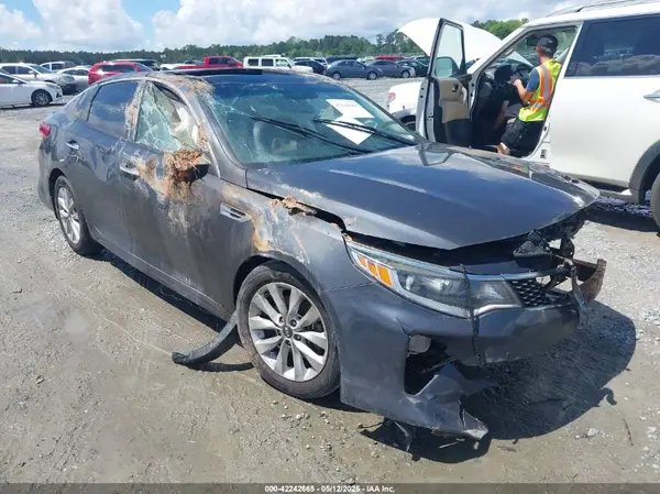 5XXGT4L35JG236923 2018 KIA OPTIMA - Image 1