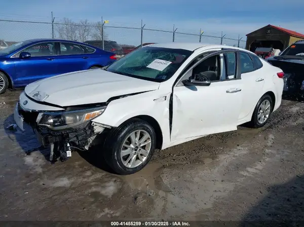 5XXGT4L35JG238414 2018 KIA OPTIMA - Image 2