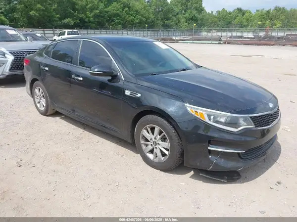 5XXGT4L35JG239062 2018 KIA OPTIMA - Image 1