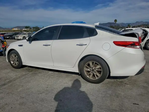 5XXGT4L35JG239207 2018 KIA OPTIMA - Image 2