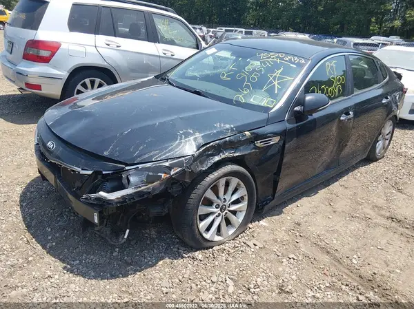 5XXGT4L35JG239255 2018 KIA OPTIMA - Image 2