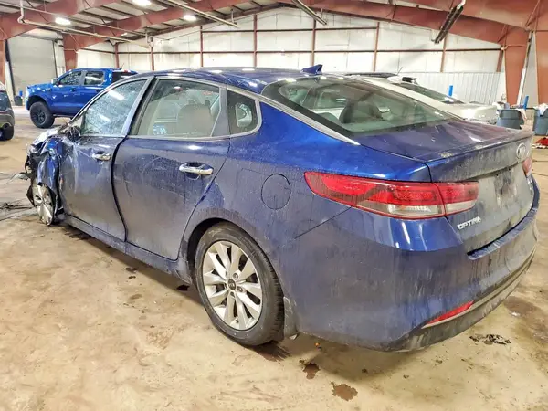 5XXGT4L35JG240678 2018 KIA OPTIMA - Image 2