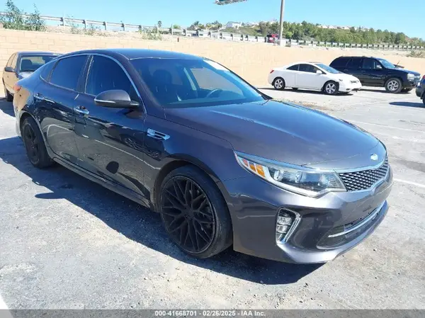 5XXGT4L35JG241250 2018 KIA OPTIMA - Image 1
