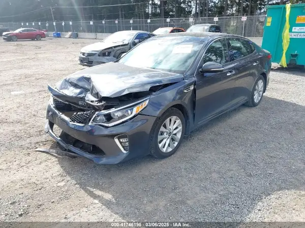 5XXGT4L35JG241765 2018 KIA OPTIMA - Image 2