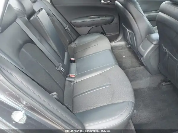 5XXGT4L35JG241765 2018 KIA OPTIMA - Image 8