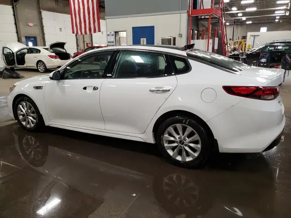 5XXGT4L35JG244990 2018 KIA OPTIMA - Image 2