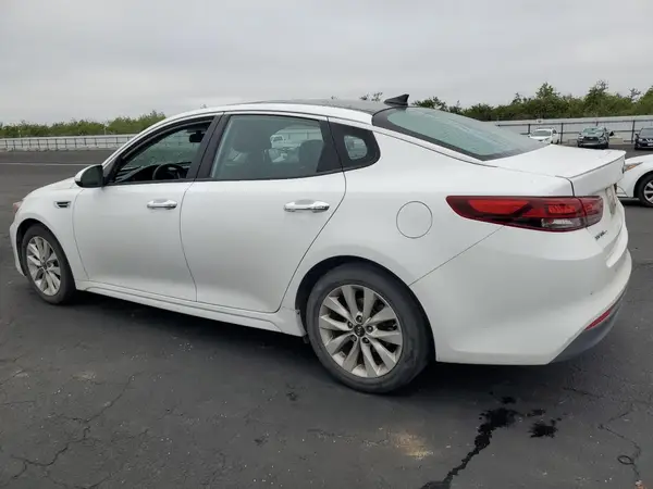 5XXGT4L35JG245475 2018 KIA OPTIMA - Image 2