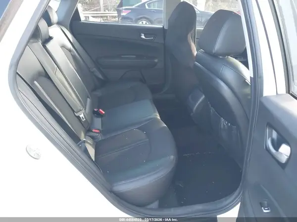5XXGT4L35JG245895 2018 KIA OPTIMA - Image 8