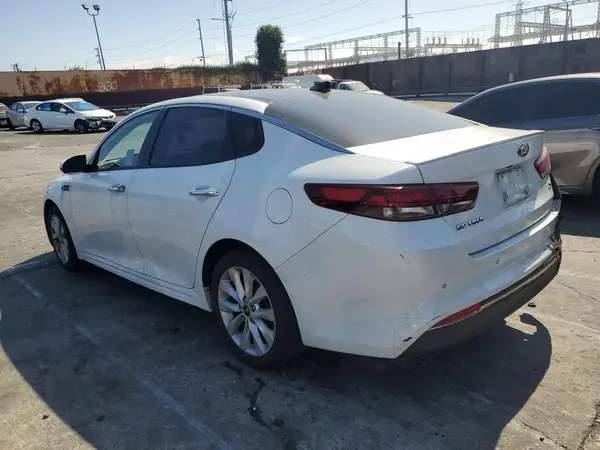 5XXGT4L35JG245900 2018 KIA OPTIMA - Image 2