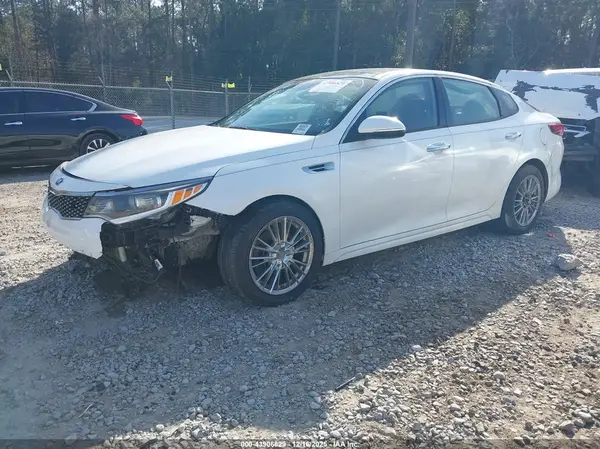 5XXGT4L35JG246027 2018 KIA OPTIMA - Image 2