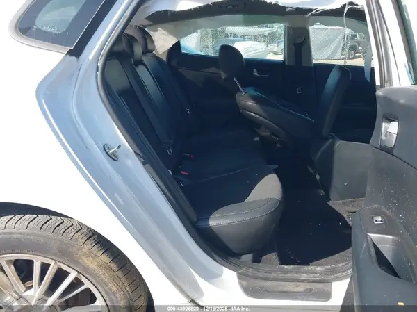 5XXGT4L35JG246027 2018 KIA OPTIMA - Image 8