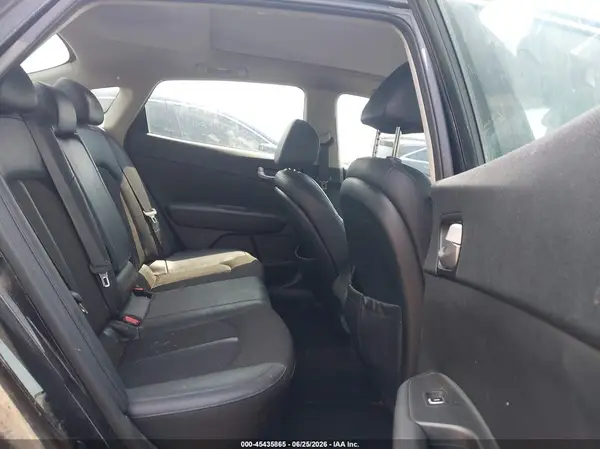 5XXGT4L35JG249784 2018 KIA OPTIMA - Image 8
