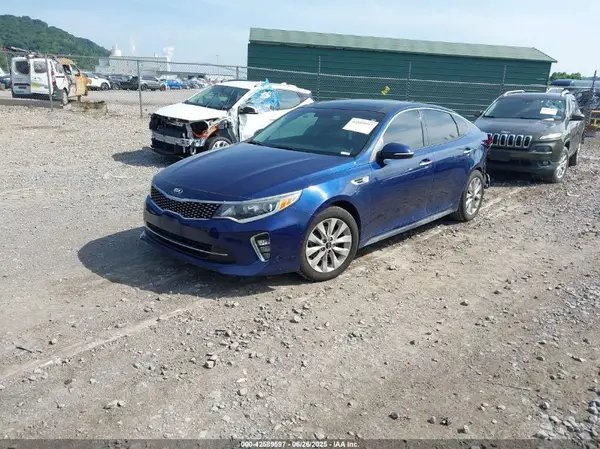 5XXGT4L35JG250191 2018 KIA OPTIMA - Image 2