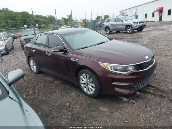 5XXGT4L35JG250997 2018 KIA OPTIMA - Image 1