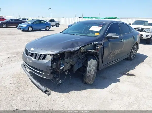 5XXGT4L35JG251387 2018 KIA OPTIMA - Image 2