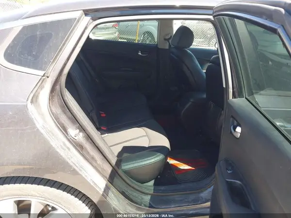 5XXGT4L35JG251390 2018 KIA OPTIMA - Image 8