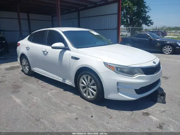 5XXGT4L35JG251681 2018 KIA OPTIMA - Image 1