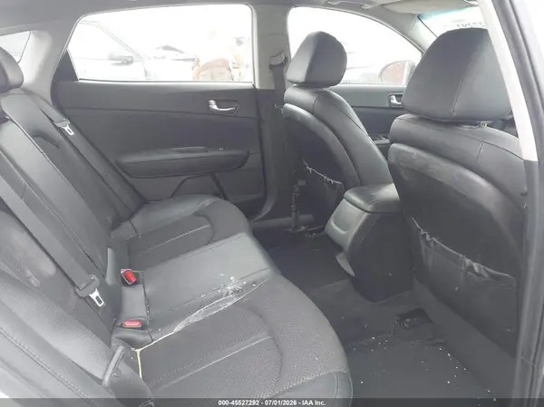 5XXGT4L35JG252622 2018 KIA OPTIMA - Image 8