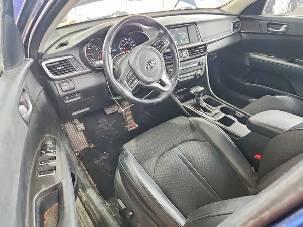 5XXGT4L35JG252894 2018 KIA OPTIMA - Image 8