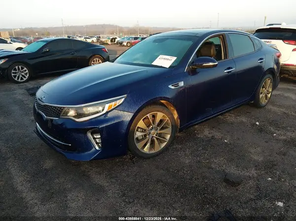 5XXGT4L35JG252913 2018 KIA OPTIMA - Image 2