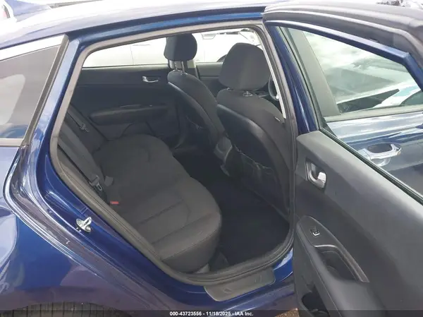 5XXGT4L35JG252961 2018 KIA OPTIMA - Image 8