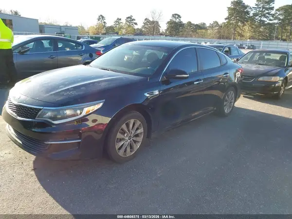 5XXGT4L35JG253351 2018 KIA OPTIMA - Image 2