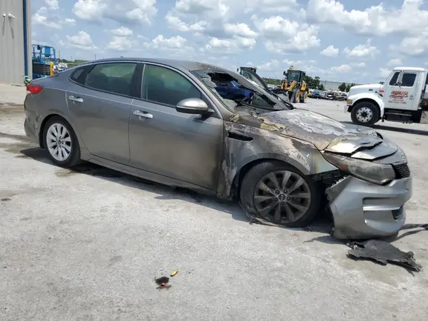 5XXGT4L35JG254791 2018 KIA OPTIMA - Image 8