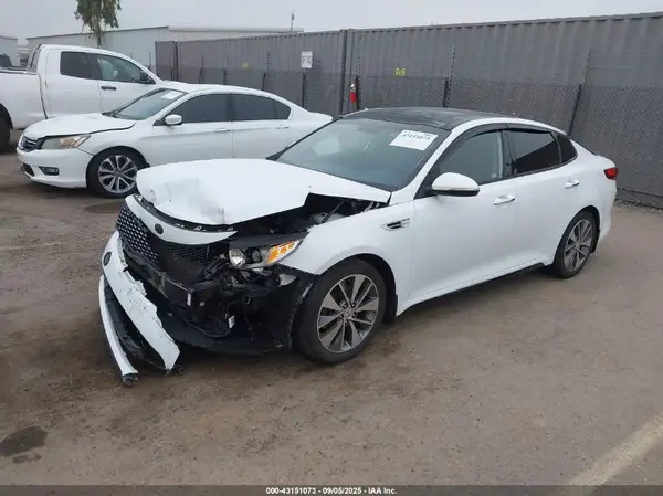 5XXGT4L35JG255228 2018 KIA OPTIMA - Image 2