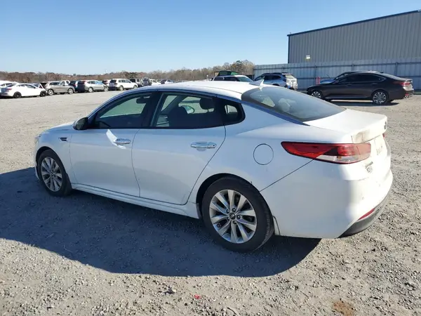 5XXGT4L35JG255892 2018 KIA OPTIMA - Image 2