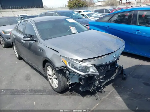 5XXGT4L35JG256265 2018 KIA OPTIMA - Image 1