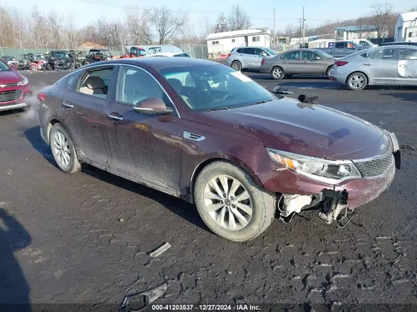 5XXGT4L35JG256363 2018 KIA OPTIMA - Image 1