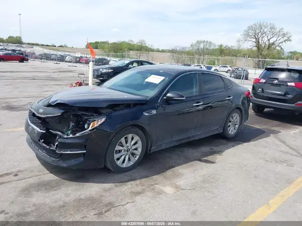 5XXGT4L35JG258291 2018 KIA OPTIMA - Image 2