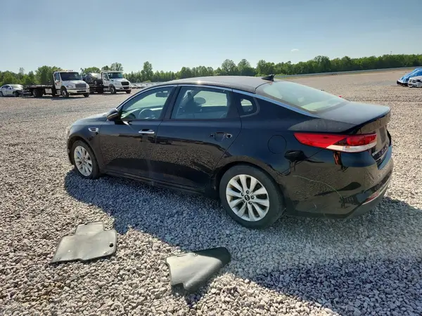 5XXGT4L35JG259022 2018 KIA OPTIMA - Image 2