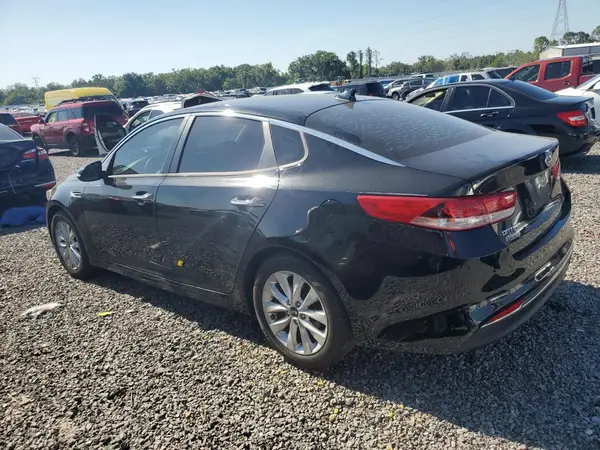 5XXGT4L35JG260090 2018 KIA OPTIMA - Image 2