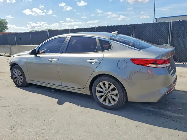 5XXGT4L35JG260252 2018 KIA OPTIMA - Image 2