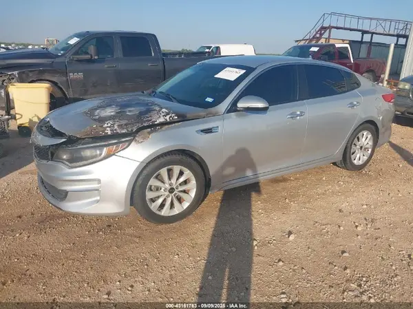 5XXGT4L35JG261451 2018 KIA OPTIMA - Image 2
