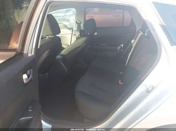 5XXGT4L35JG261451 2018 KIA OPTIMA - Image 8