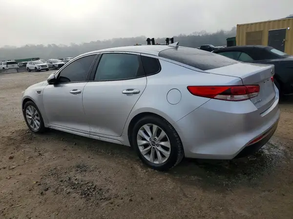 5XXGT4L35JG265323 2018 KIA OPTIMA - Image 2