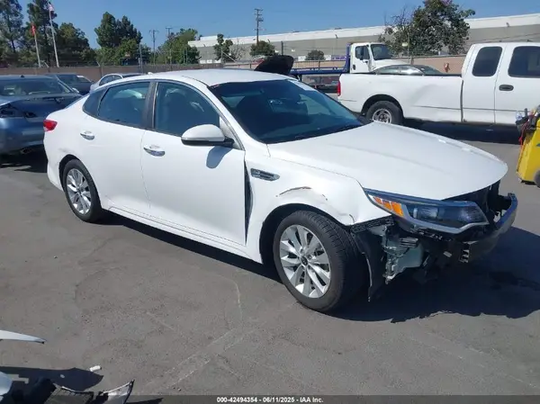 5XXGT4L35JG265371 2018 KIA OPTIMA - Image 1