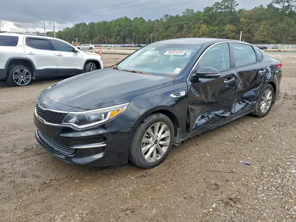 5XXGT4L35JG265502 2018 KIA OPTIMA - Image 2