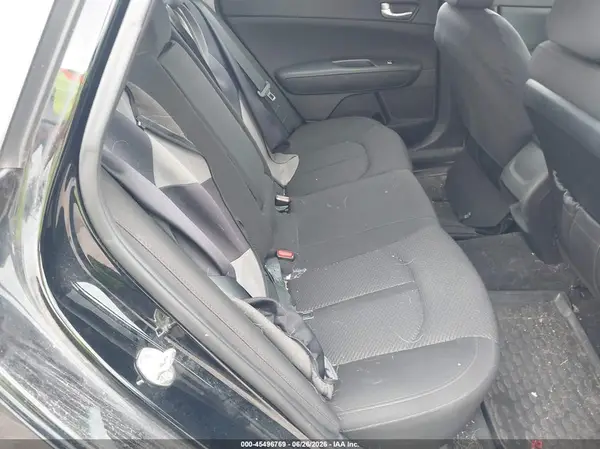 5XXGT4L35JG265855 2018 KIA OPTIMA - Image 8