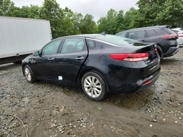 5XXGT4L35JG266696 2018 KIA OPTIMA - Image 2