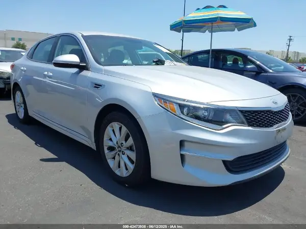 5XXGT4L35JG266892 2018 KIA OPTIMA - Image 1