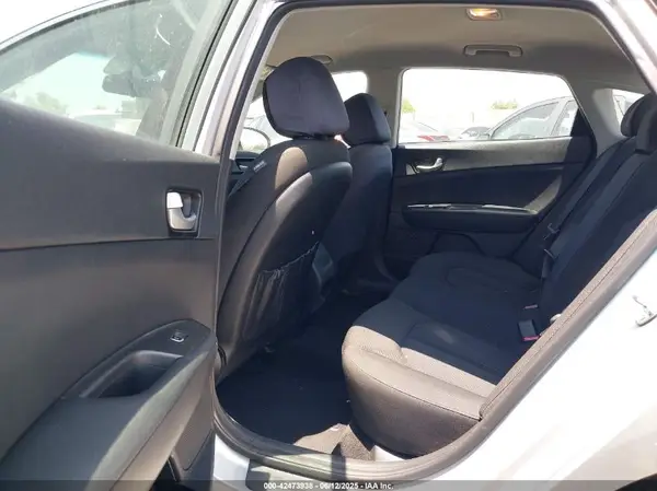 5XXGT4L35JG266892 2018 KIA OPTIMA - Image 8