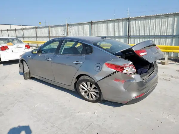 5XXGT4L35JG268691 2018 KIA OPTIMA - Image 2
