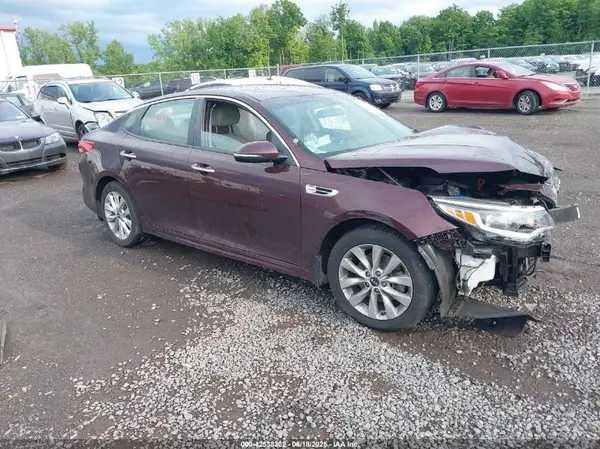 5XXGT4L35JG268917 2018 KIA OPTIMA - Image 1